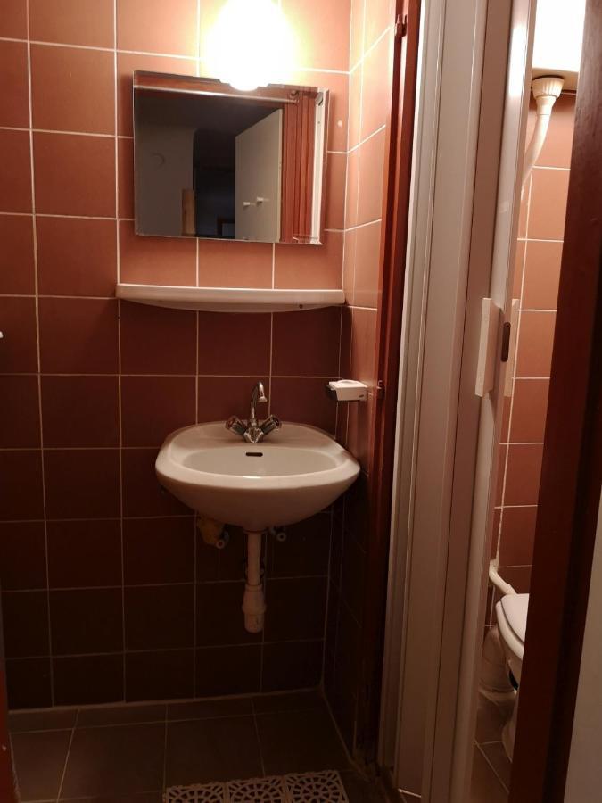 Parton Hotel & Bowling Tiszakécske Eksteriør billede